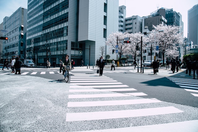 凉山为何勤工俭学对在日本的留学生的职业生涯至关重要？